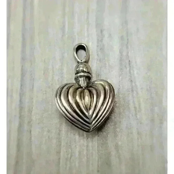 Lagos Caviar Sterling Silver Fluted Puffy Heart Perfume Pendant - Picture 3 of 6